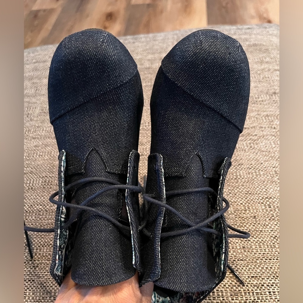 C Est 1946 Wedge Heel Boots Shoes Booties 8.5 Laceupan Blue Jean Store Displays